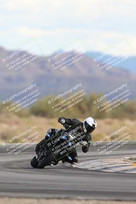 media/Nov-16-2025-Race Pace (Sun) [[8c5fa54630]]/Non Verified Riders (1st 20 Minutes)/5-Turn 15 (110pm)/